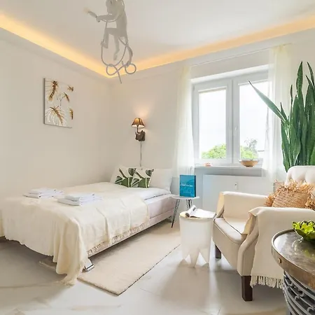 Apartment Plac Inwalidow 10 - Aesthetic By Renters